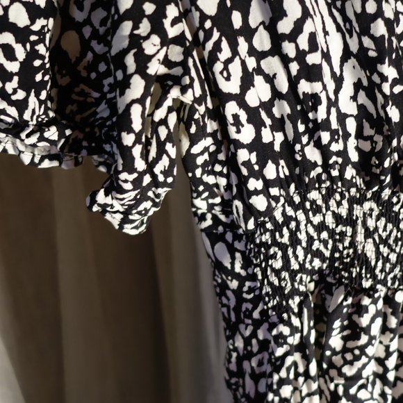 GOA Paris Collection Dress - Picture 13 of 14